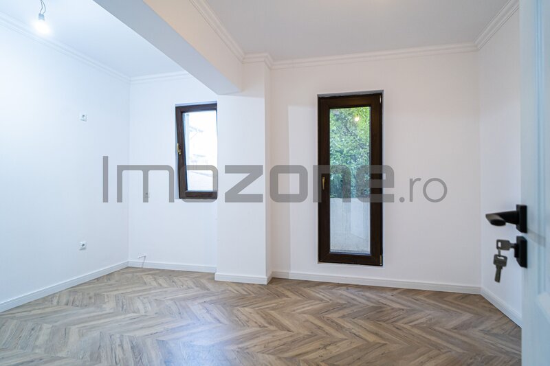 Prelungirea Ghencea 2 camere, 62 mp, terasa 22 mp, teren 128 mp, comision 0%